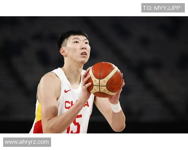 足球明星周琦精彩瞬间图片集展现他的运动魅力与风采 足球明星周琦精彩瞬间图片集展现他的运动魅力与风采