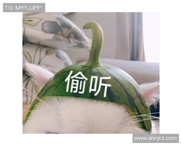 足球明星因吃瓜事件引发热议网友热评纷纷点赞与吐槽交织 足球明星因吃瓜事件引发热议网友热评纷纷点赞与吐槽交织