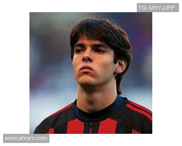 足球明星喜庆头像女生展现青春活力与运动魅力的完美结合