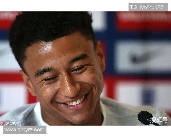 足球明星搞笑庆祝动作大盘点让你捧腹大笑的瞬间合集