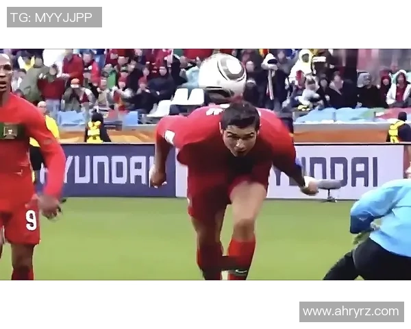 足球明星搞笑瞬间大曝光那些年他们的尴尬糗事视频合集