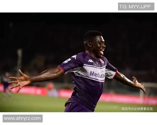 足球明星热身球感揭秘如何提升球技与比赛状态的完美结合