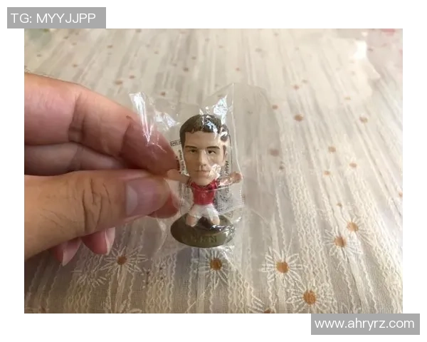 足球明星欧文倾情代言奢华手表展现运动与时尚完美结合 足球明星欧文倾情代言奢华手表展现运动与时尚完美结合