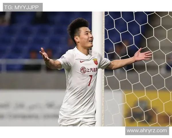 足球明星武磊解说精彩瞬间带你领略绿茵场上的激情与魅力 足球明星武磊解说精彩瞬间带你领略绿茵场上的激情与魅力