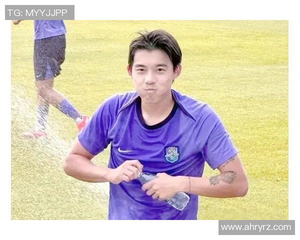 足球明星的头绳背后故事揭示了他们的个性与风格的独特魅力