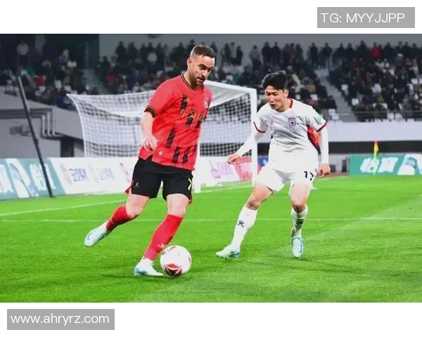 足球明星精彩瞬间集锦全景展示让你领略球场风采与魅力 足球明星精彩瞬间集锦全景展示让你领略球场风采与魅力