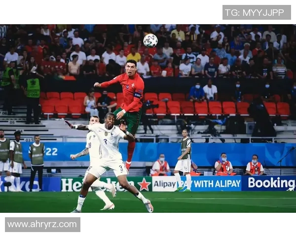 足球明星纷纷开通抖音平台分享生活瞬间引发粉丝热议与互动