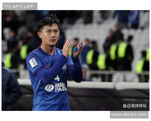 足球明星蒋圣龙的成长历程与职业生涯全解析 足球明星蒋圣龙的成长历程与职业生涯全解析